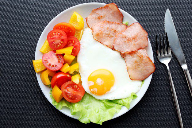 E:\Articles\8 Format Articles\pictures\breakfast-ketogenic-diet-healthy-eating-program-eggs-ham-fresh-vegetable_221375-1307.jpg