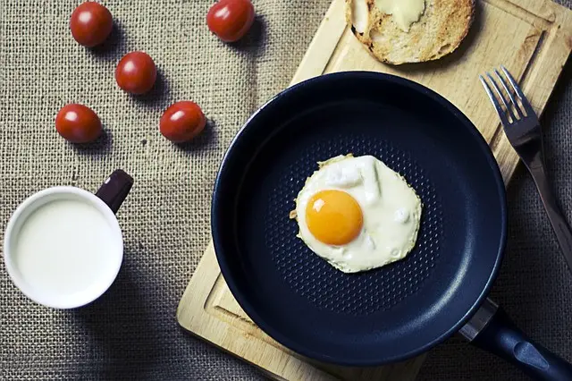 breakfast, eggs, pan