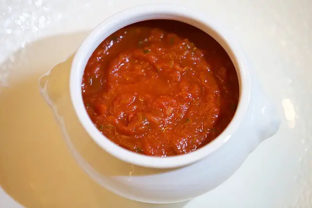sauce, tomato puree, tjena-kitchen