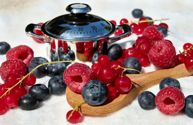 berries, mixed, raspberries