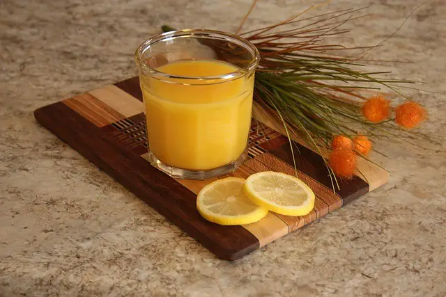 fresh squeezed lemon juice nutrition 