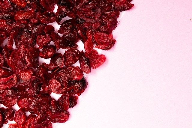 how many dried cranberries should i eat a day
